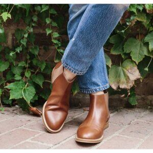 Jenny Kayne Saddle Leather Chelsea Boots Women 37 6.5 Brown Vibram Outsole Prepp